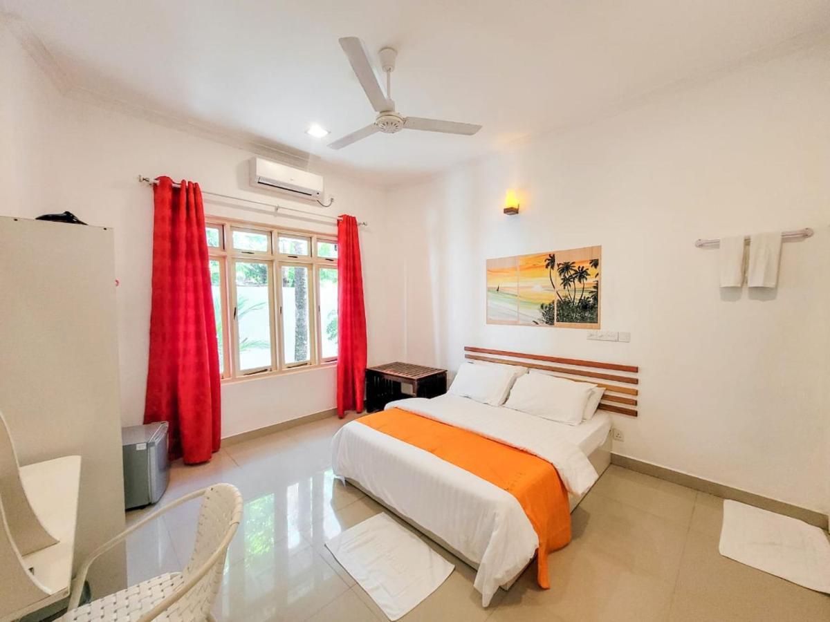 Alesara Guest House Thoddoo-Atoll Exterior foto